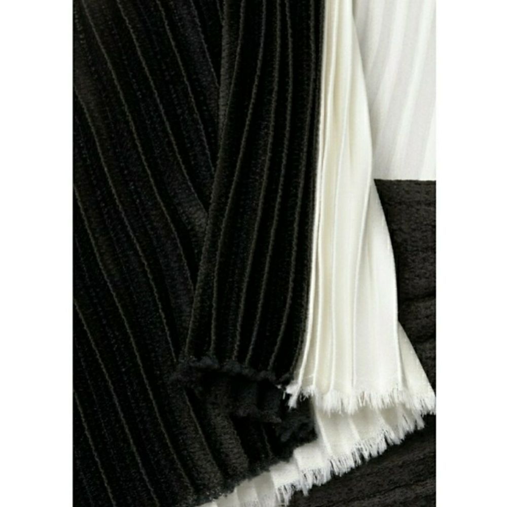 Yigal Azrouel Two tone Chevron pleat topñ - Picture 3 of 11